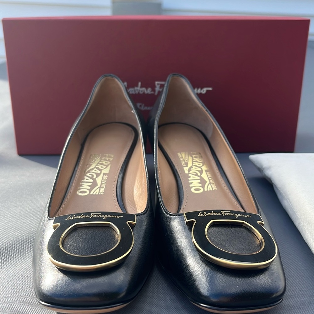 Salvatore, Ferragamo beautiful Sanna in excellent condition size 7 1/2